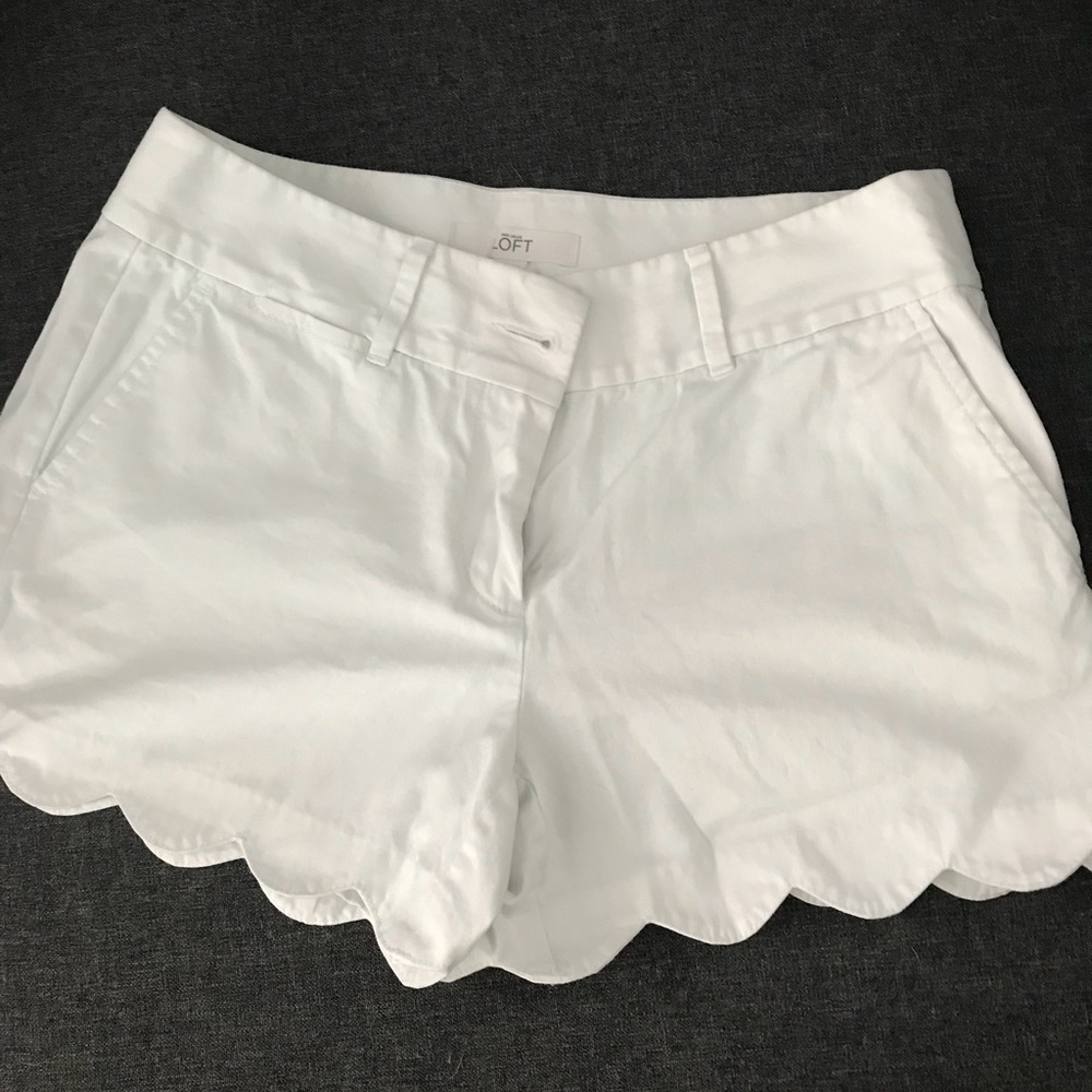 Super cute white scallop shorts from the Loft